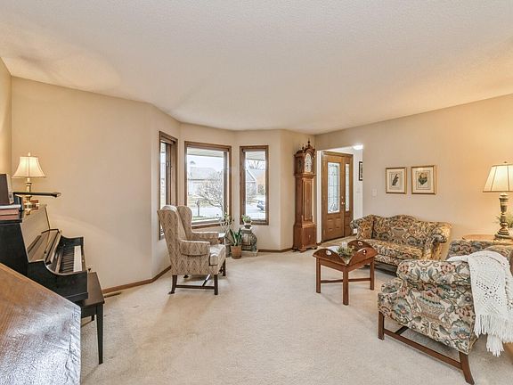 4th image of 2226 Buchanan Dr