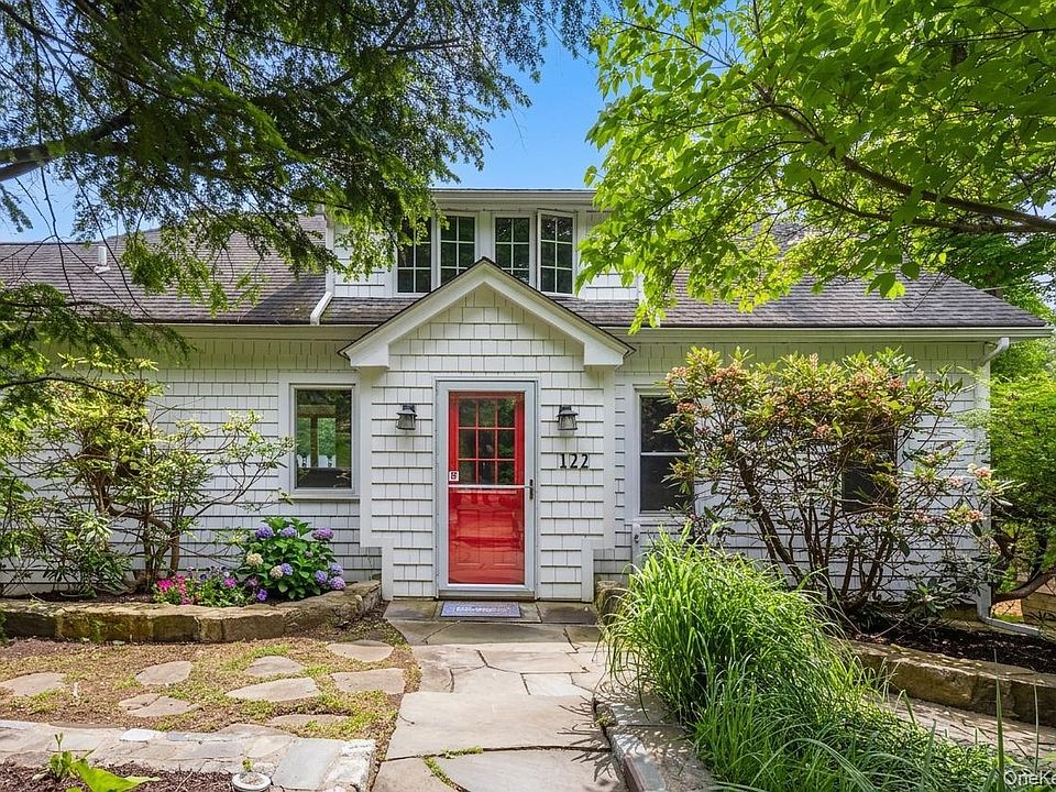 1st image of 122 Dutchess Drive