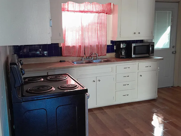 2022 E Polk St — Photo 20