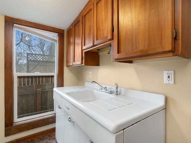 1221-1223 N 13th St — Photo 15