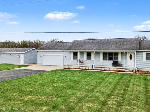 3861 Five Lakes Rd, North Branch, MI 48461