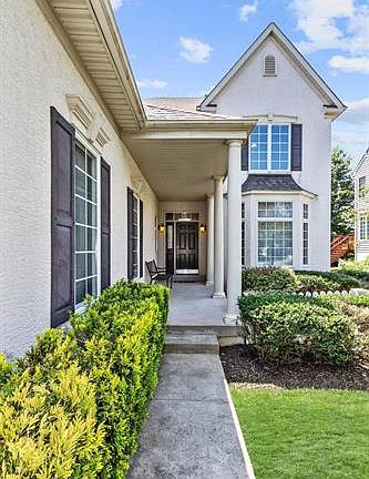 5th image of 447 Waynebrook Dr