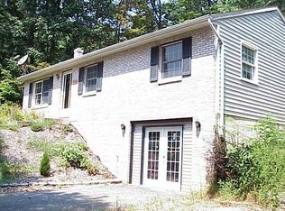 131 Forest View Dr, Shermans Dale, PA 17090