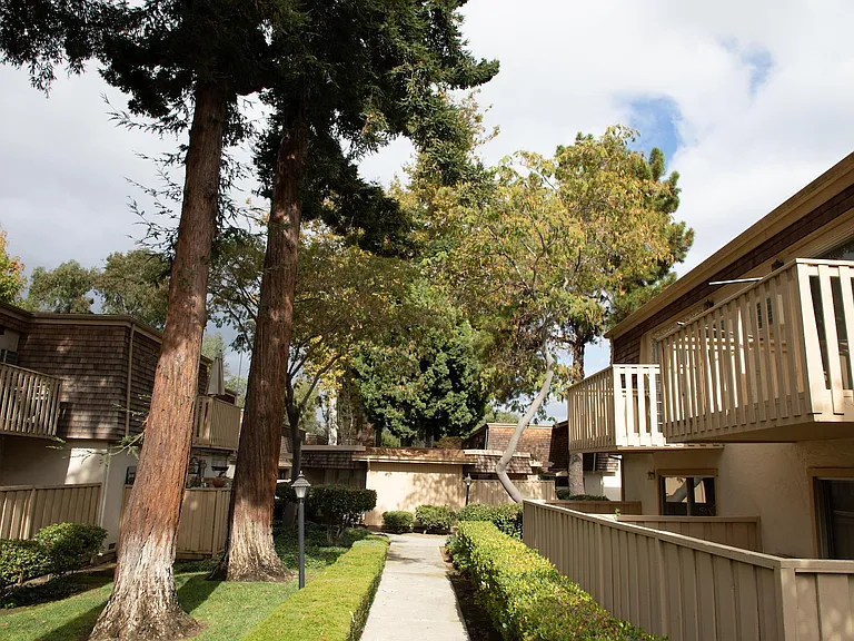 Royal Ambassador Apartments — Photo 16