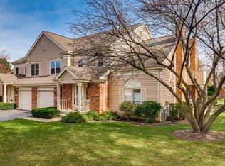 2474 Towne Blvd, Arlington Heights, IL 60004