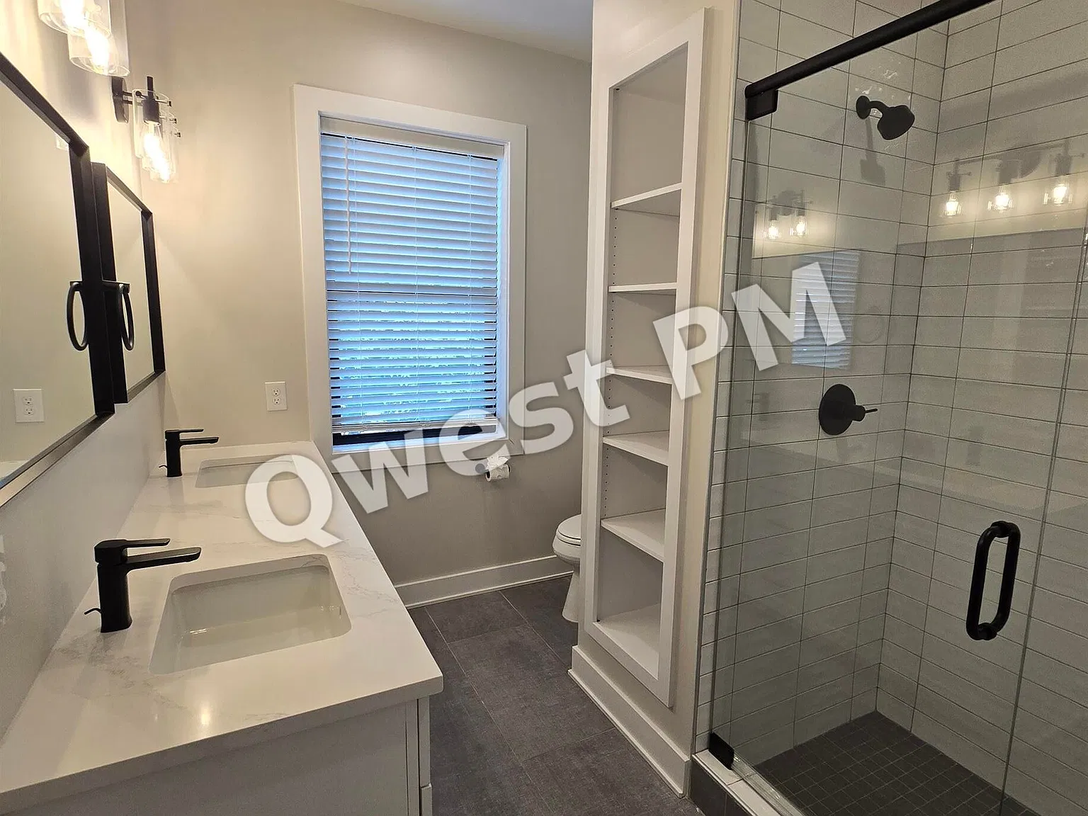 629 Fairview Ave NE — Photo 3