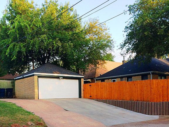 2 car garage, facing SE