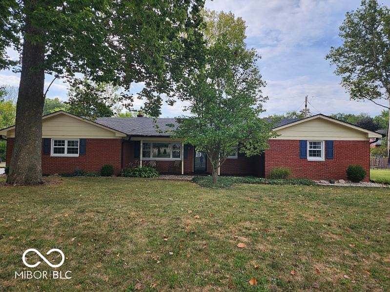 1st image of 425 E Hill Valley Dr