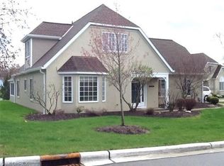 10395 N Pond Ln, Twinsburg, OH 44087