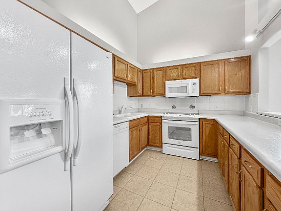 4th image of 463 Scioto Villa Ln
