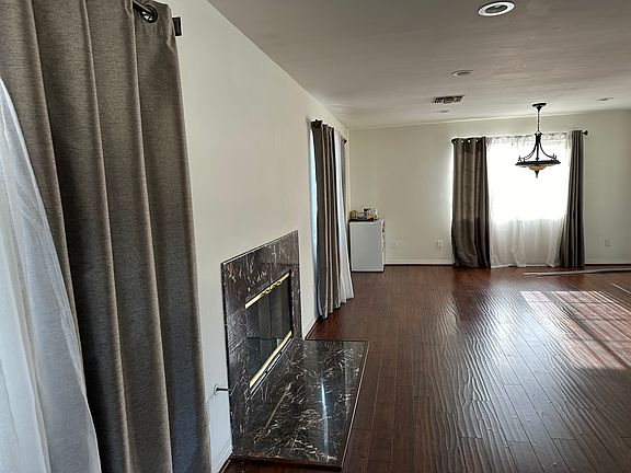 5th image of 2404 Florencita Ave