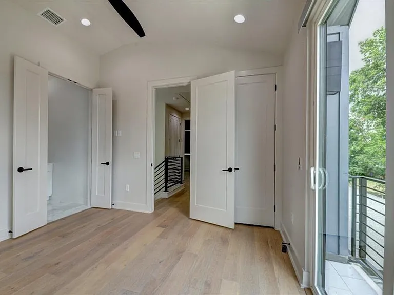 4424 Hank Ave #3 — Photo 8