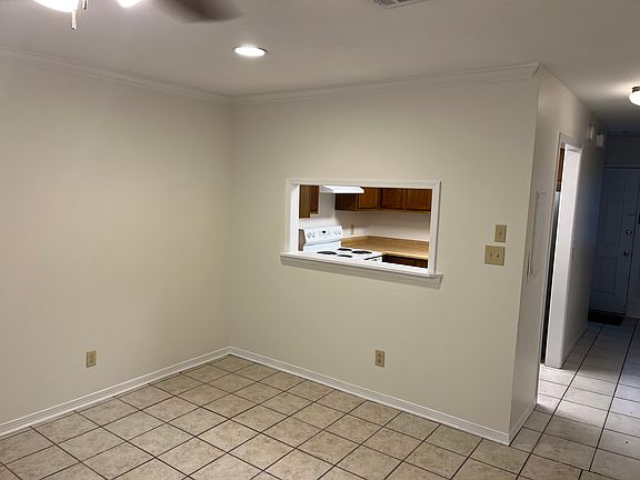 5th image of 3840 Belle Meade Ct #B