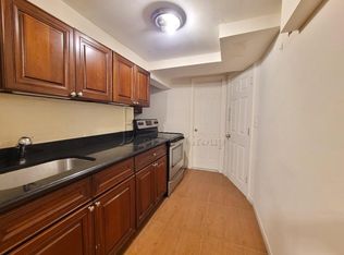 24-32 31st St #1BA, Astoria, NY 11102