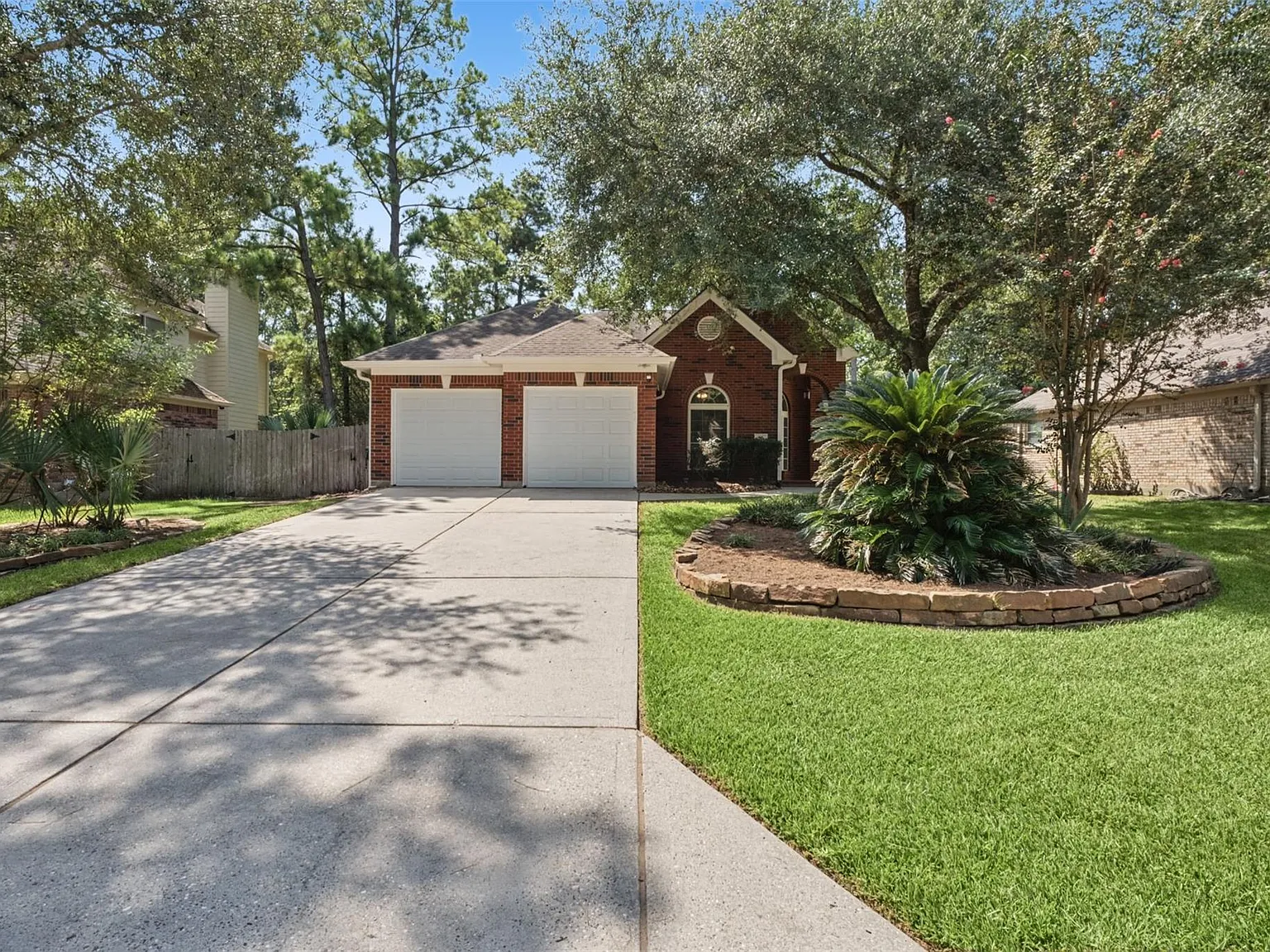 3 bed, 2.0 bath, 2057 sqft, $2,750 — Photo 2