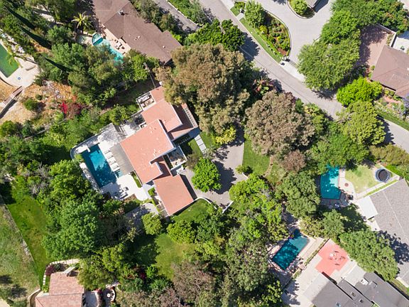 3rd image of 4755 Amigo Ave