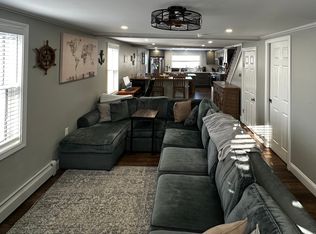 32 Harkaway Rd, North Andover, MA 01845