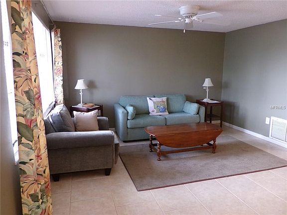 4th image of 22483 Olean Blvd