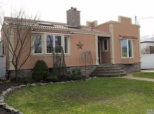 36 Frankel Blvd, Merrick, NY 11566