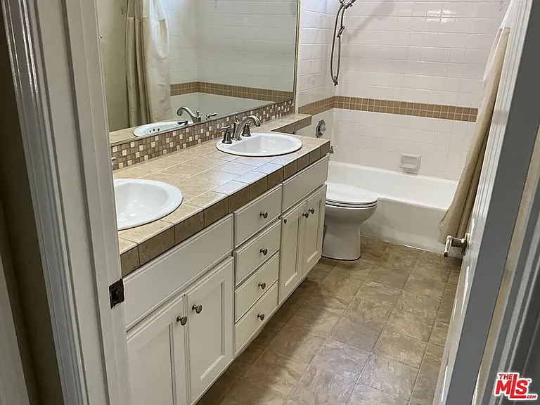 5440 Avenida El Cid — Photo 16