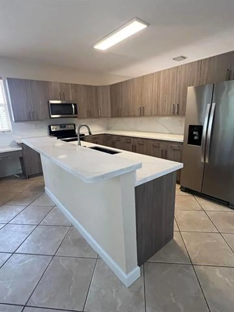 315 NW 158th Ln # 315, Pembroke Pines, FL 33028 — Photo 1