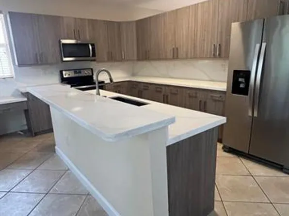 315 NW 158th Ln #315, Pembroke Pines, FL 33028