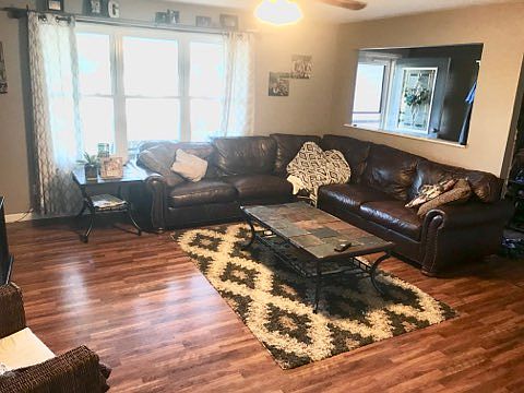 2nd image of 440 W Daisy Pl