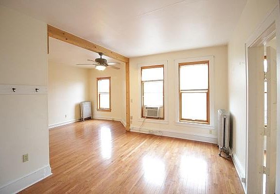 5th image of 1238 E Brady St APT 8