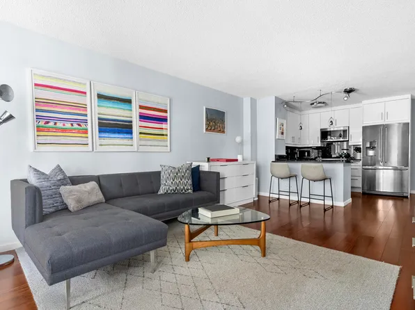 132 East 35th Street image 3 of 8