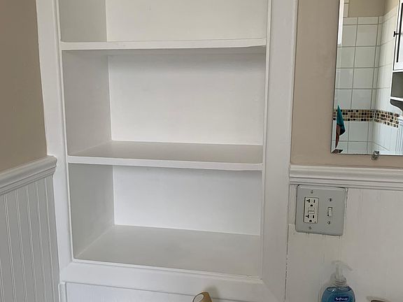 5th image of 226 Pleasant St Floor 2