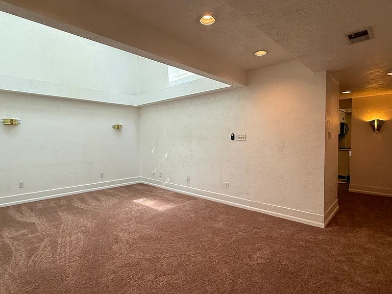 329-331 Castle Shannon Blvd — Photo 5