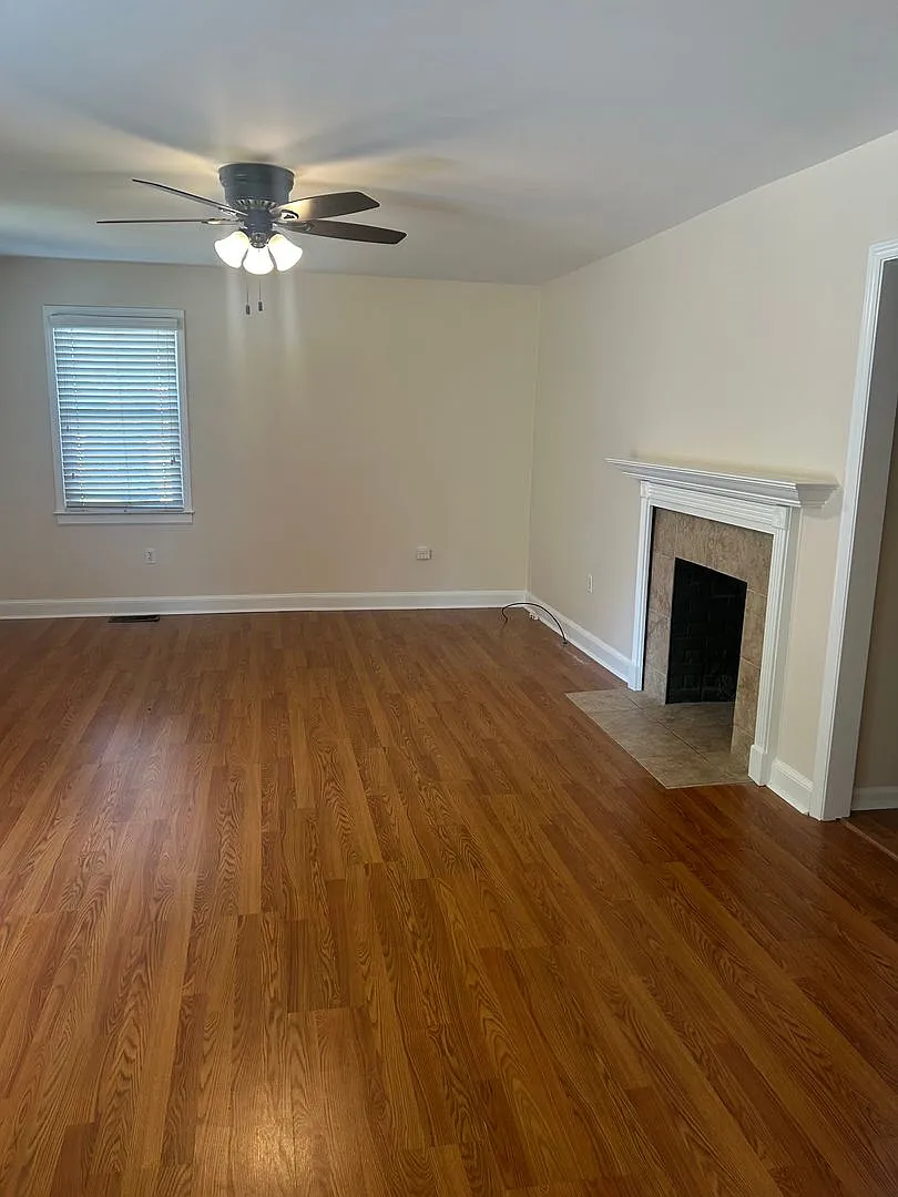Simpsonville, 3bd/1ba, 1392+sf — Photo 2
