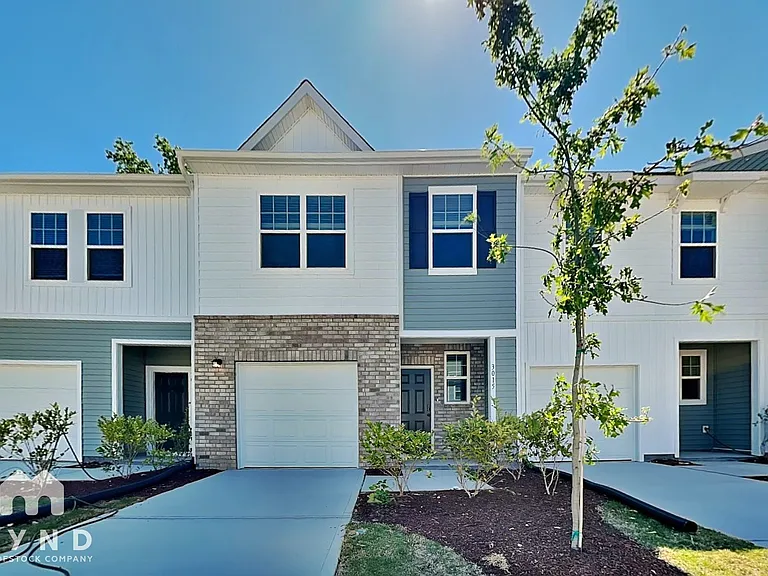 3015 Fulong Dr — Photo 1