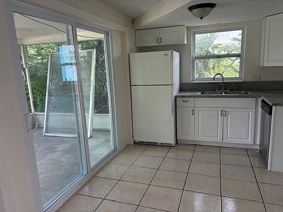 3rd image of 1018 Dartmouth Dr