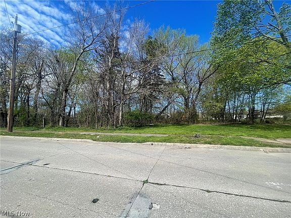5th image of Pearl Ave