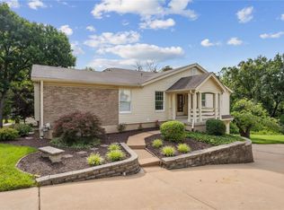 3024 Autumn Shores Dr, Maryland Heights, MO 63043