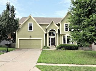 1915 W Ferrel Dr, Olathe, KS 66061
