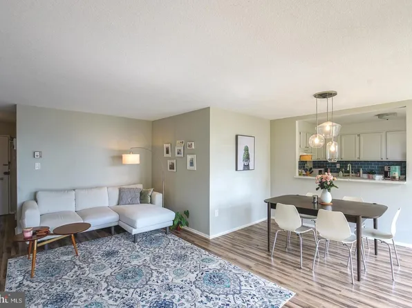 4600 S Four Mile Run Dr APT 426, Arlington, VA 22204