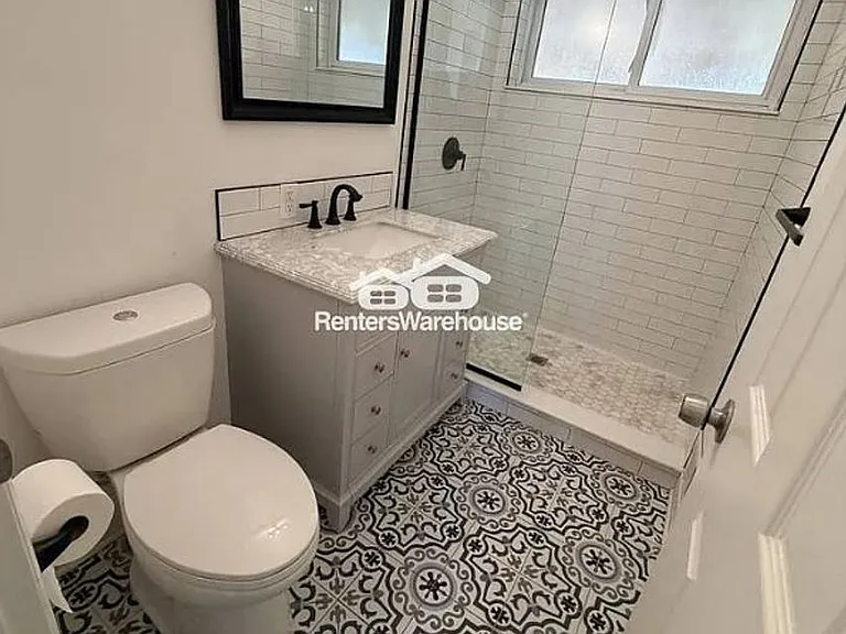 3315 E 31st Ave — Photo 18