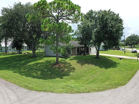 2nd image of 307 Vin Rose Cir SE