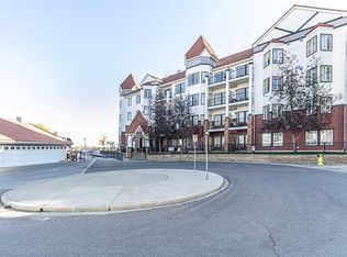 60 N Royal Oak Plz NW #434, Calgary, AB T3G 0A7