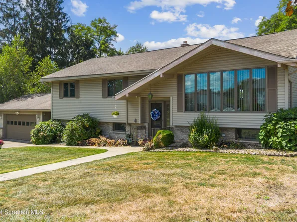 399 Lillibridge St, Peckville, PA 18452
