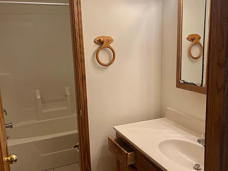 324 W Elting St — Photo 10
