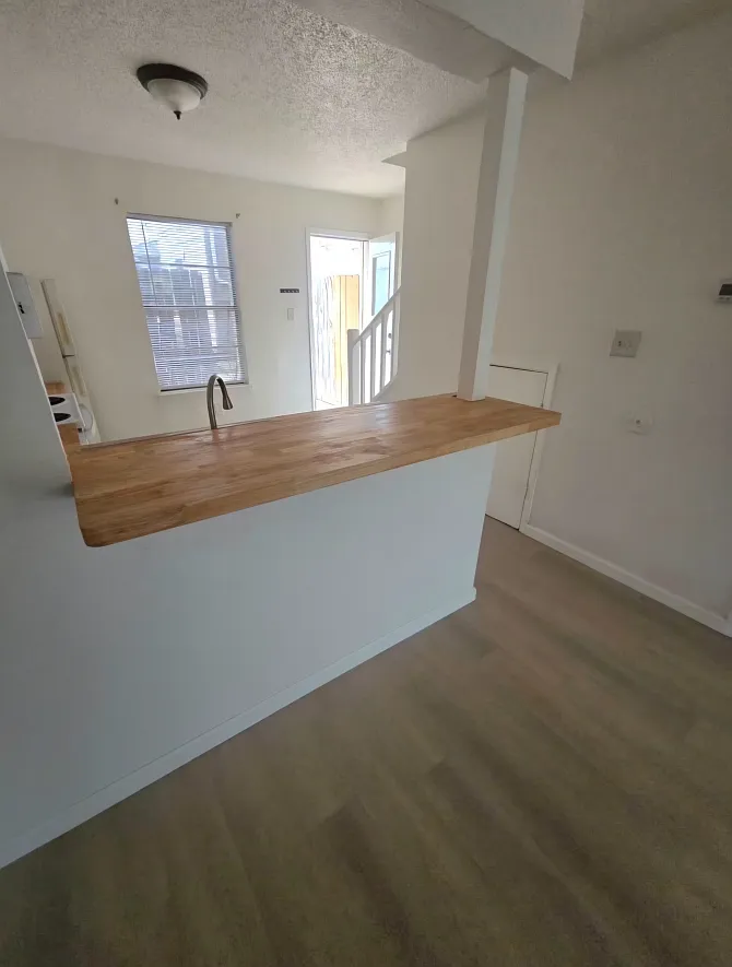 2 bed, 1.5 bath, 900 sqft, $1,150 — Photo 3