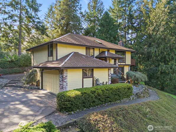 7861 University Point Circle NE, Bremerton, WA 98311