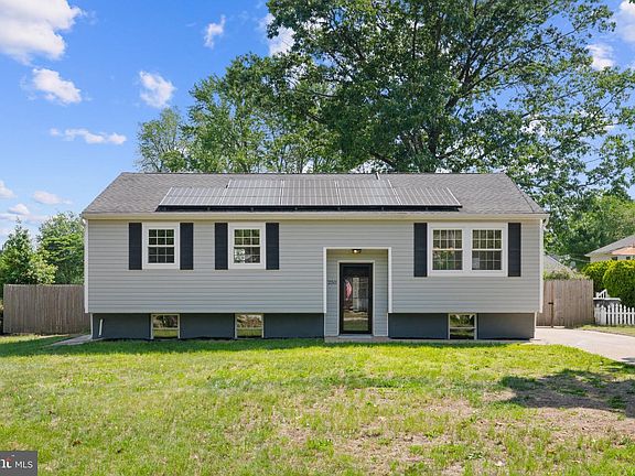 3rd image of 250 Fairview Ave