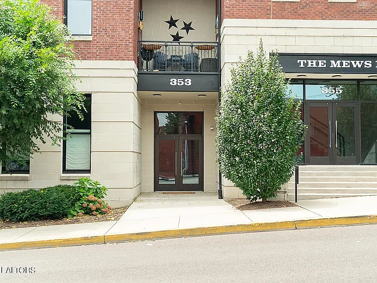 Building Photo - 353 Ogden St #304