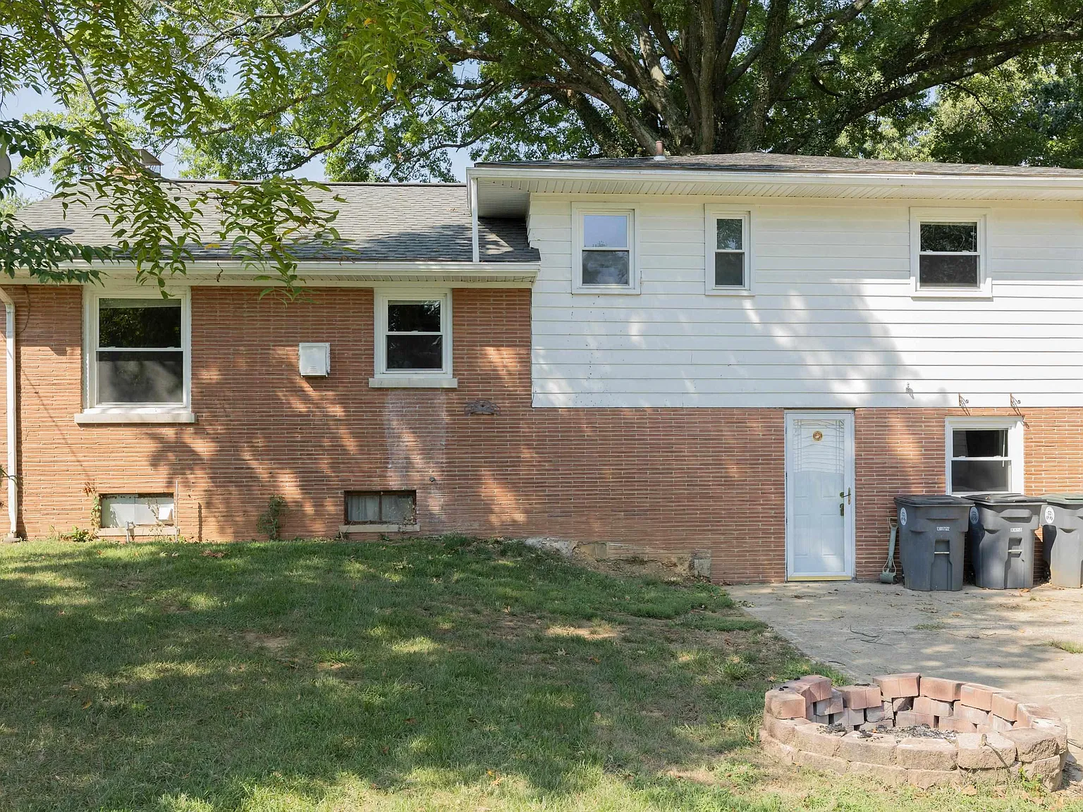 3 bed, 1.5 bath, 1492 sqft, $1,800 — Photo 4