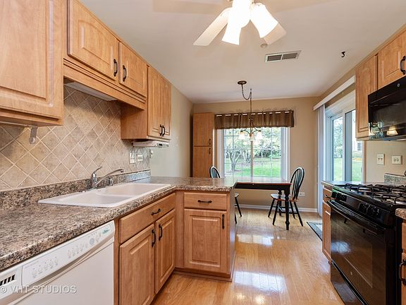 2nd image of 1413 W Hawkes St #7