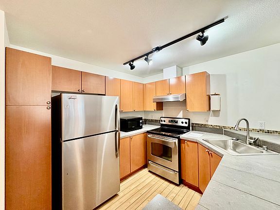 3rd image of 621 5th Ave N APT 205